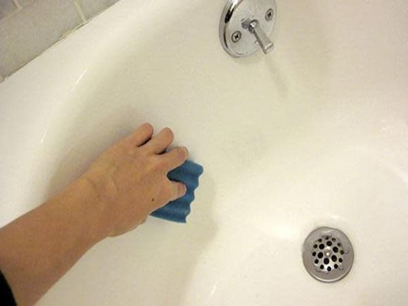 Hướng dẫn cách làm sạch bồn tắm tráng men hiệu quả