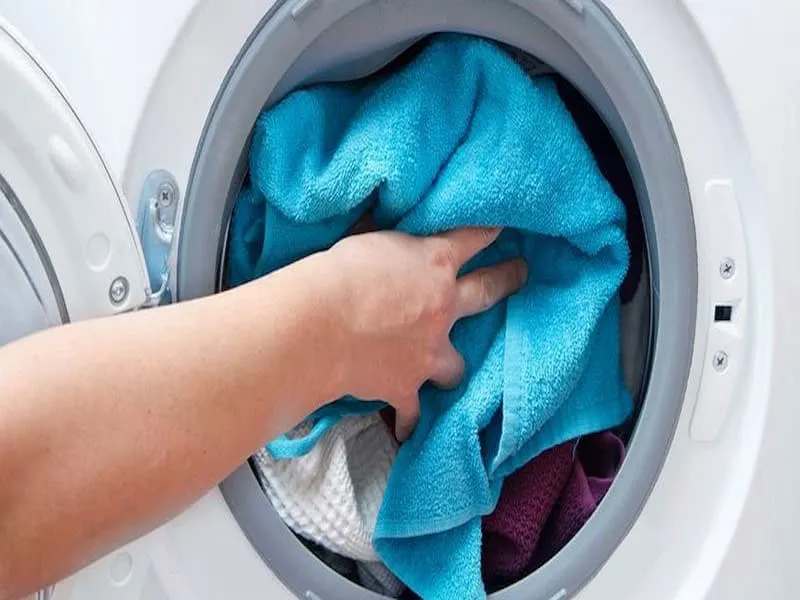 Giặt khăn lau microfiber bằng máy giặt thường ngày