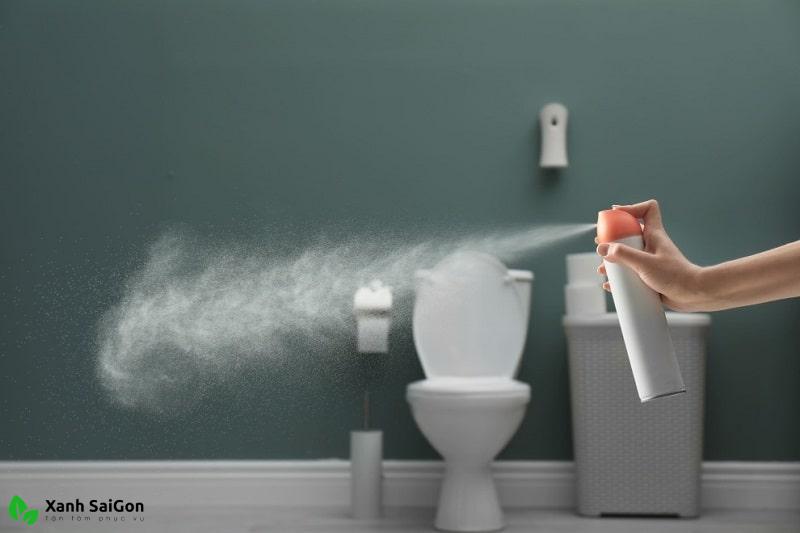 Cách xử lý mùi hôi nhà vệ sinh đơn giản nhất