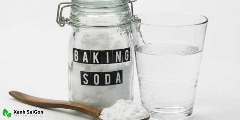 Thông cống bằng baking soda và muối