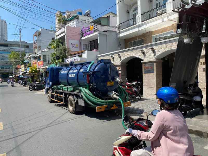 Tại sao nên sử dụng dịch vụ hút bể phốt tại Yên Khánh của Xanh Sài Gòn