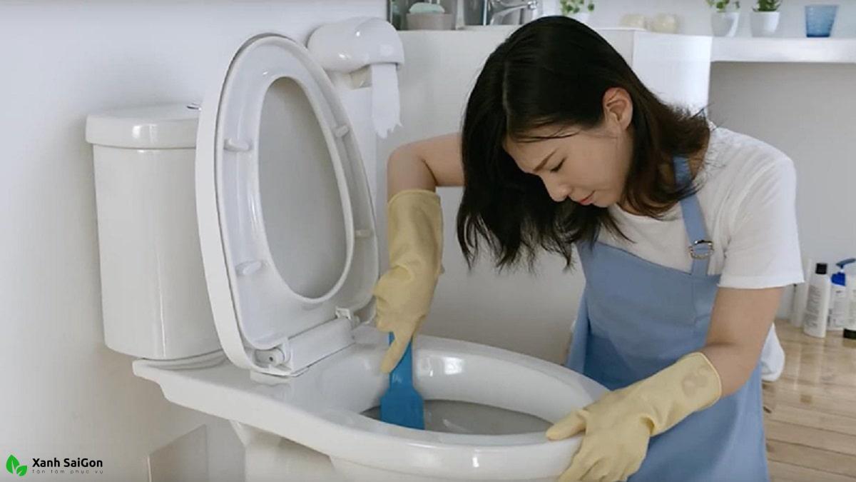 5 cách khử mùi khai nước tiểu trong nhà vệ sinh đơn giản nhất